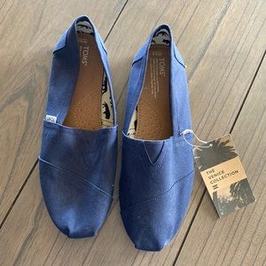 Classic Navy Toms